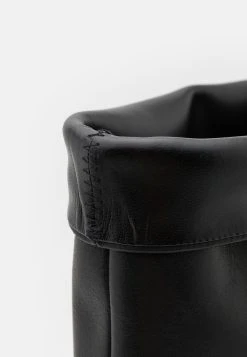 Diesel Première Qualité JAYNET JAYNET MB - Bottes rond femme 11 Diesel Première Qualité JAYNET JAYNET MB - Bottes rond femme -Boutique France Diesel 8e397491c201451eaf708c7d35fe55e4