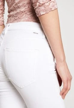 Diesel SLANDY - Jeans Skinny En promotion normale female -Boutique France Diesel 91da8cc23f52463694c0fd332cd48cd8