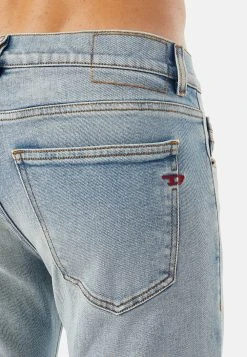 Diesel Soldes En Ligne Jean slim jeans basse homme -Boutique France Diesel 92b8f1f0520a4b1598ae3bcaa0c60974
