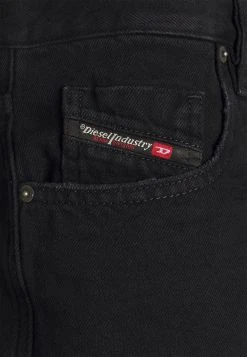 Vendre-Réclame Diesel D-STRUKT-SHORT - Short en jean shorts normale homme 13 Vendre-Réclame Diesel D-STRUKT-SHORT - Short en jean shorts normale homme -Boutique France Diesel 944a156352c445aea2db2cf68d075659