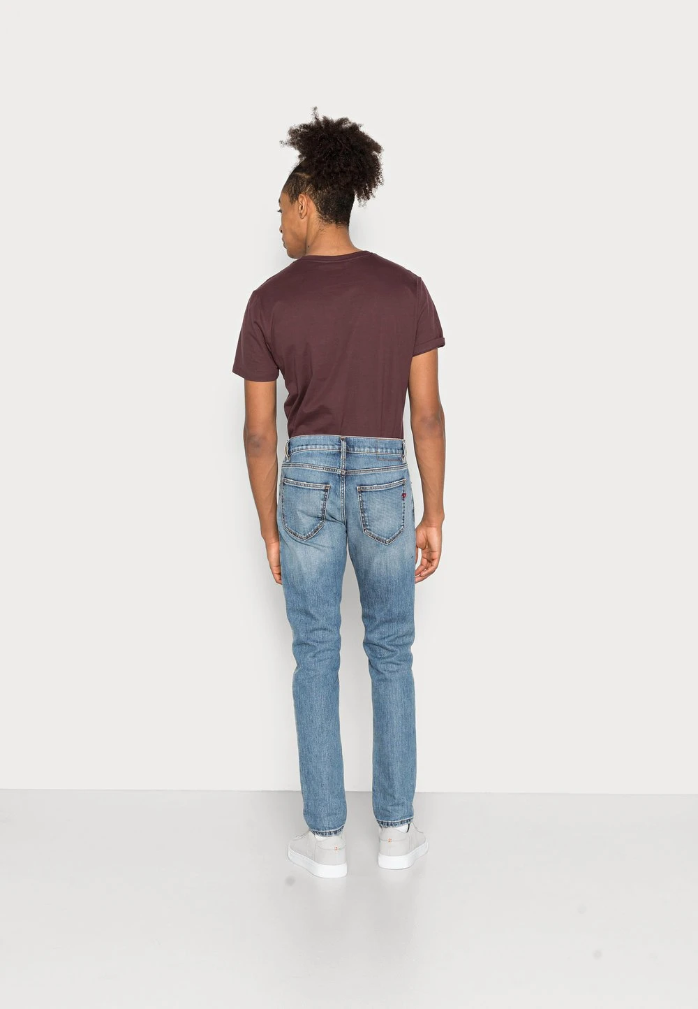 Diesel 2019 D-STRUKT - Jean droit Rabais jeans normale male 3 Diesel 2019 D-STRUKT - Jean droit Rabais jeans normale male – Image 3