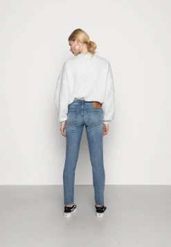 Diesel D-JEVEL - Jean slim Prix Ourlé jeans basse femme -Boutique France Diesel 99aa2f57c5394f14b5bfe7f760da96f6