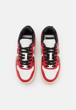 Diesel S-UKIYO LOW - Baskets basses Prix Aimable sneakers rond homme -Boutique France Diesel 9d531ec2a02e4c3e987d6c08771c9b04