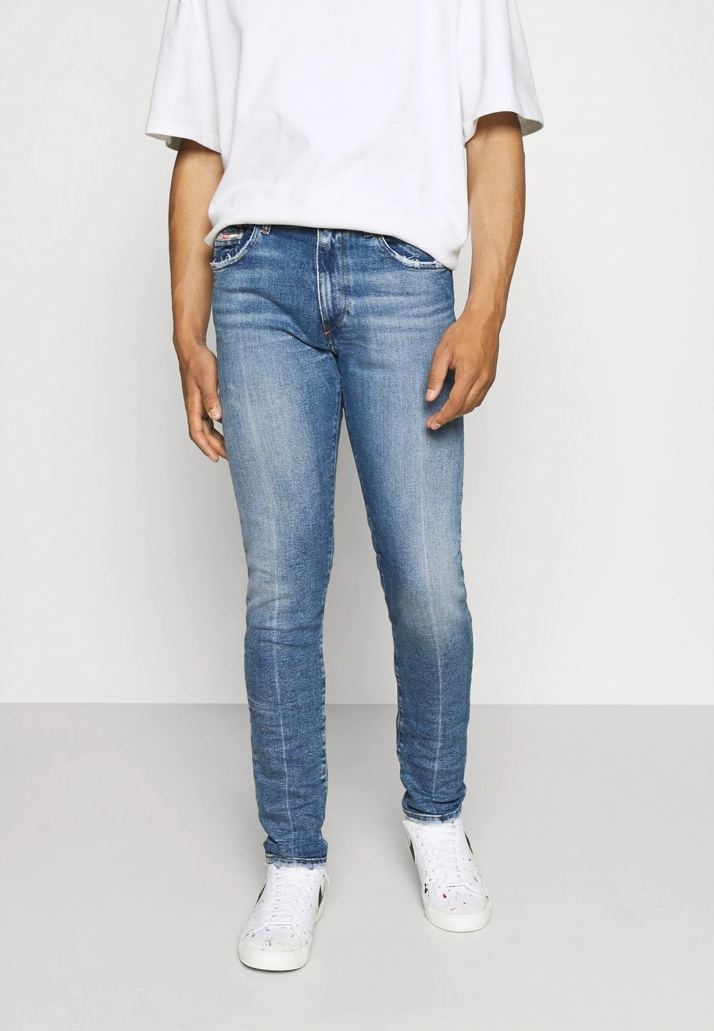 Diesel Prix Bradés Jean droit jeans normale male 1 Diesel Prix Bradés Jean droit jeans normale male