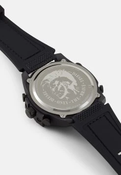 Diesel MEGA CHIEF - Montre à aiguilles Prix Avantageux montres et bijoux boucle ardillon homme 8 Diesel MEGA CHIEF - Montre à aiguilles Prix Avantageux montres et bijoux boucle ardillon homme -Boutique France Diesel a20d92815bbb45f8b39829250a5e35cb