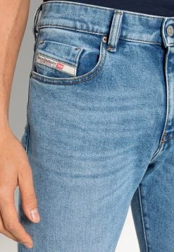 Haute Qualité Diesel 2019 D-STRUKT - Jean droit jeans normale male -Boutique France Diesel b19b5b36df2148fb84c7e547965f67c3