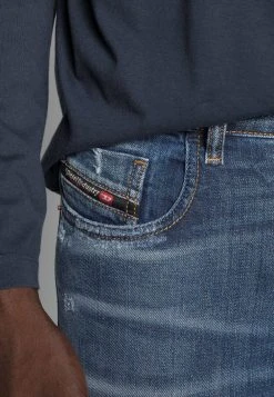 Diesel Jean droit Prix Dynamité jeans normale male 42 Diesel Jean droit Prix Dynamité jeans normale male -Boutique France Diesel b2c5478eee7e46c5808303ea47117a17