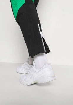 En promotion Diesel LAMBO - Pantalon classique pantalons normale homme -Boutique France Diesel ba5b2395b00a4080bfdeee8bc7fbdbb7