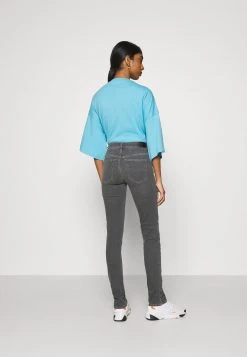 Bonne Qualité Diesel D-ROISIN - Jeans Skinny normale femme -Boutique France Diesel bf63cd2c5d4d41558dbf5c09c58e181d