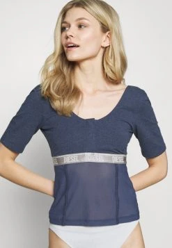 Diesel Produit de première qualité UFTEE-TOPCUT-DN - Haut de pyjama lingerie echancrure dos femme 9 Diesel Produit de première qualité UFTEE-TOPCUT-DN - Haut de pyjama lingerie echancrure dos femme -Boutique France Diesel c22af91fa1ef4d62aa7a41d1b9b5c59a