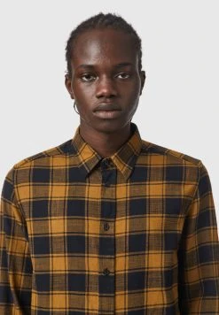 Diesel S MOI - Chemise Haute Qualité chemises col kent homme -Boutique France Diesel c2d30d44c7fe4251b6f6d1ec4dd2542c