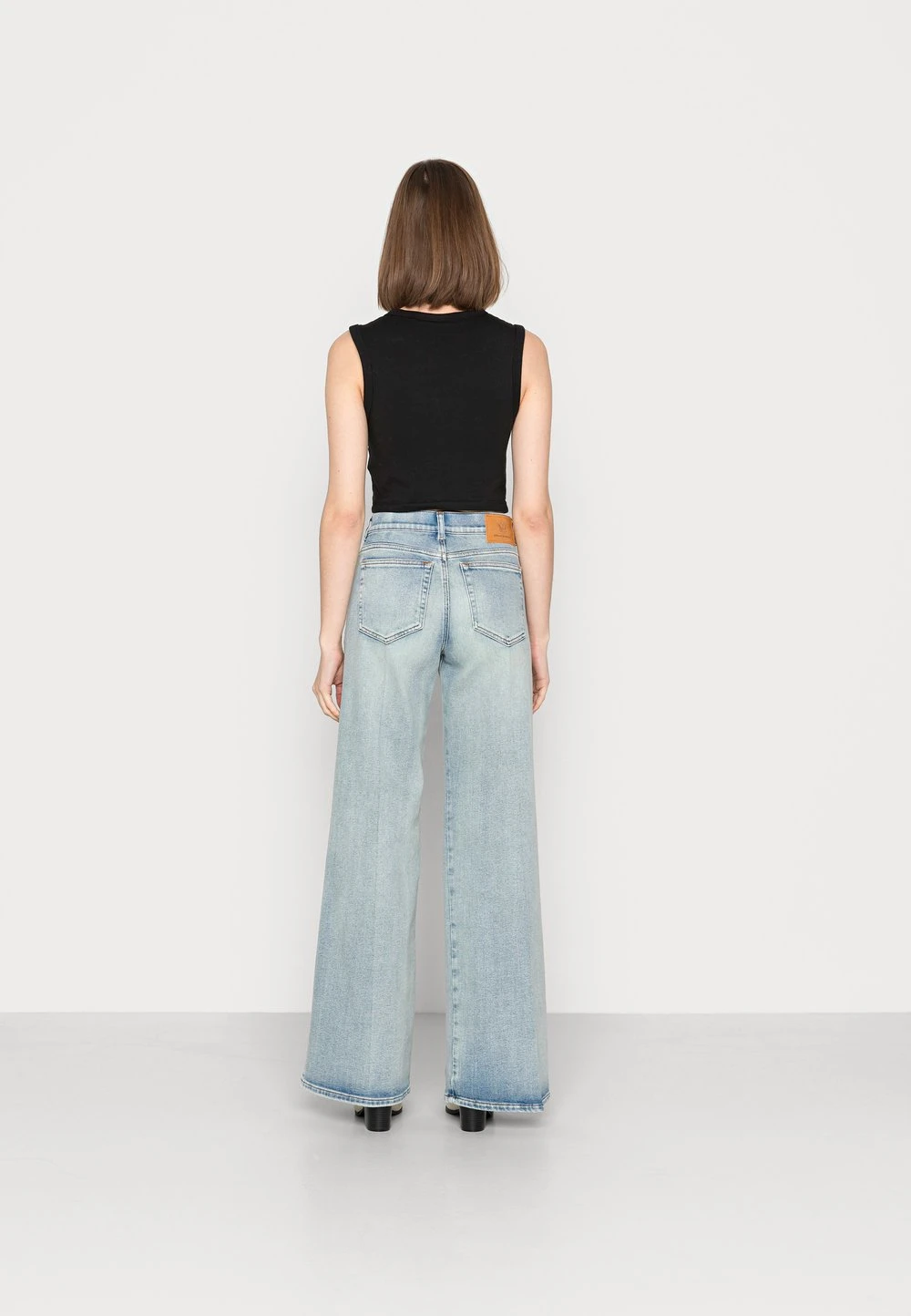 Qualité Excellente Diesel 1978 - Jean bootcut jeans haute femme 3 Qualité Excellente Diesel 1978 - Jean bootcut jeans haute femme – Image 3