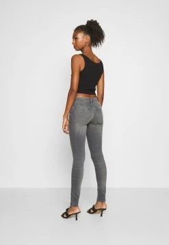 Diesel Bas Prix SLANDY-LOW-ZIP - Jeans Skinny normale femme 11 Diesel Bas Prix SLANDY-LOW-ZIP - Jeans Skinny normale femme -Boutique France Diesel caca51cce1204e9fbfe3938695492b1d