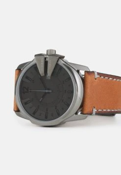 Diesel Vendre MASTER CHIEF - Montre montres et bijoux boucle ardillon male -Boutique France Diesel caf0a169501c484abedb652b3805b4b9