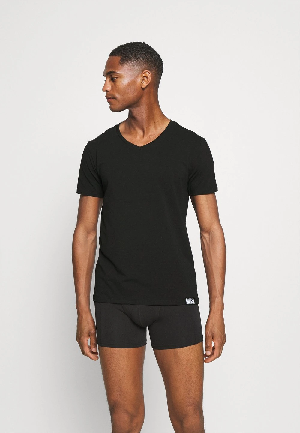 Diesel Rabais UMTEE MICHAEL 3 PACK - Haut de pyjama pyjamas col en v profond homme 2 Diesel Rabais UMTEE MICHAEL 3 PACK - Haut de pyjama pyjamas col en v profond homme – Image 2