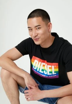 Bon Rapport Coût-Efficacité Diesel PRIDE BMOWT-DIEGO-P UNISEX - T-shirt imprimé t-shirts col rond -Boutique France Diesel d51f8e005c8d4bd49dd3d94f8cf6cdcc