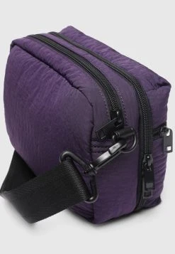 Diesel FARAH - Sac bandoulière Prix Gelé sacs et bagages fermeture éclair femme -Boutique France Diesel d7df5586381d4aa8829a539af1b66da9