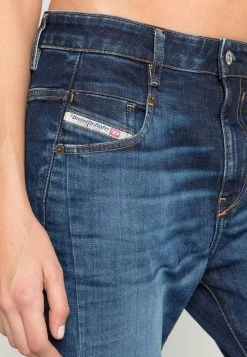 Diesel Soldes En Ligne FAYZA - Jean boyfriend jeans normale female -Boutique France Diesel de3371e81c3a45dfaad0074927577fb5