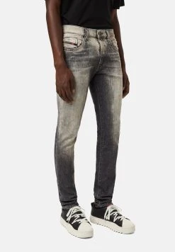 Diesel D-STRUKT - Jean slim Marchandise de première qualité jeans braguette à boutons homme -Boutique France Diesel de85a32c83d34c70afabe130cf7602d9