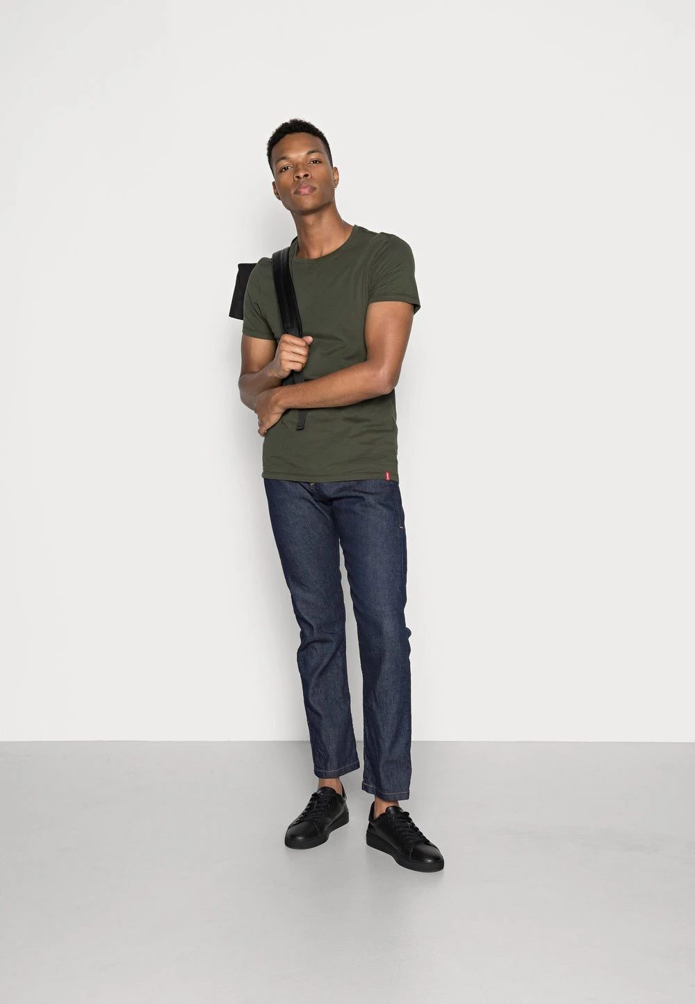 Diesel D-VIKER-CDN - Jean droit Produit de première qualité jeans normale homme 2 Diesel D-VIKER-CDN - Jean droit Produit de première qualité jeans normale homme – Image 2