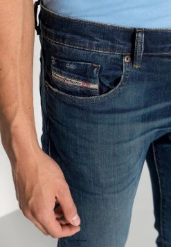 Diesel 2019 D-STRUKT - Jean droit Prix Accessible jeans normale homme -Boutique France Diesel e0eac49f11bb4d9e92155004d7502964