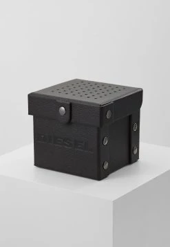 Diesel Faible Prix GRIFFED - Montre à aiguilles montres et bijoux boucle ardillon male 9 Diesel Faible Prix GRIFFED - Montre à aiguilles montres et bijoux boucle ardillon male -Boutique France Diesel e6590c5a1c214e4c8687380a61e82b15