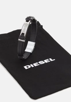 Assurance De l’Authenticité Diesel A-PLAK UNISEX - Bracelet montres et bijoux fermoir aimanté -Boutique France Diesel e8e5fbd3a6d3428baaabe2023facd669