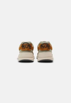 Diesel S-SERENDIPITY LC - Baskets basses Réduction sneakers rond male -Boutique France Diesel ee5fca94526d4ae380927e28a5c66825