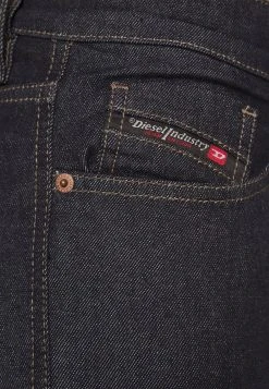 Prix Distinctifs Diesel Jean droit jeans normale male -Boutique France Diesel f40bf15214db420f87c6fd0d93812b6d