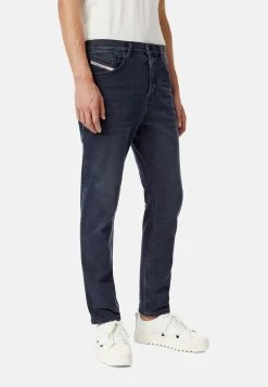 Diesel Soldes Jean droit jeans normale homme -Boutique France Diesel f829d0ebcbcb4eb3bdada09e2847a4f3