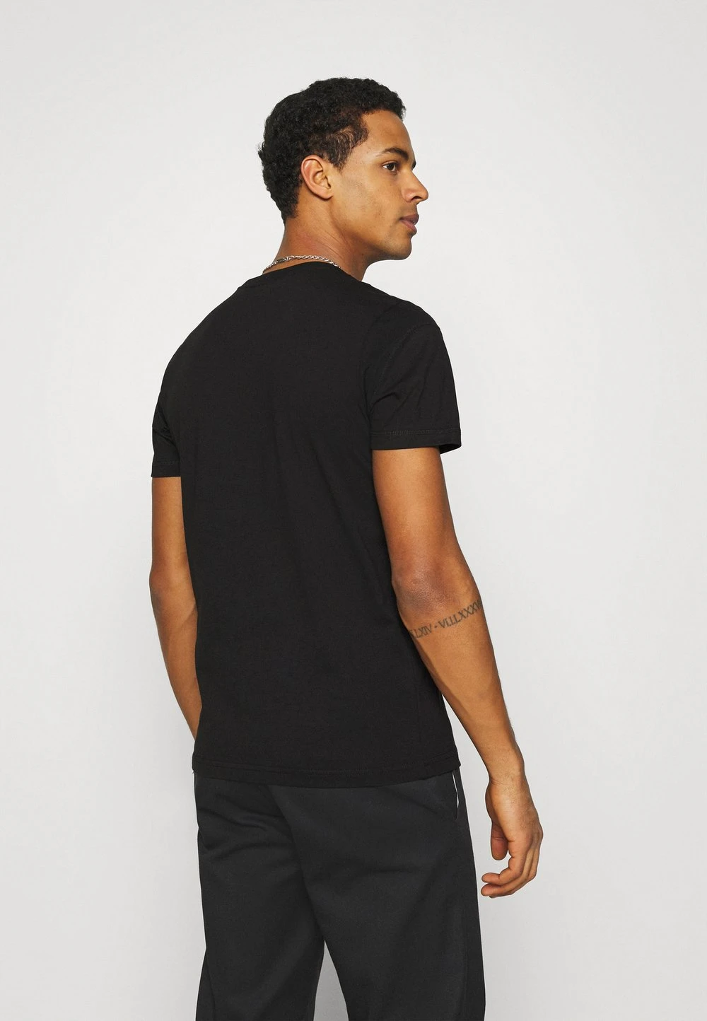 Diesel Un Tarif Préférentiel T-DORYMO-A1 MAGLIETTA UNISEX - T-shirt imprimé t-shirts col rond 3 Diesel Un Tarif Préférentiel T-DORYMO-A1 MAGLIETTA UNISEX - T-shirt imprimé t-shirts col rond – Image 3