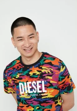Diesel PRIDE UNISEX - T-shirt imprimé Prix Aimable t-shirts col rond -Boutique France Diesel fdaada174ef34ffab937a67ac5a38e30